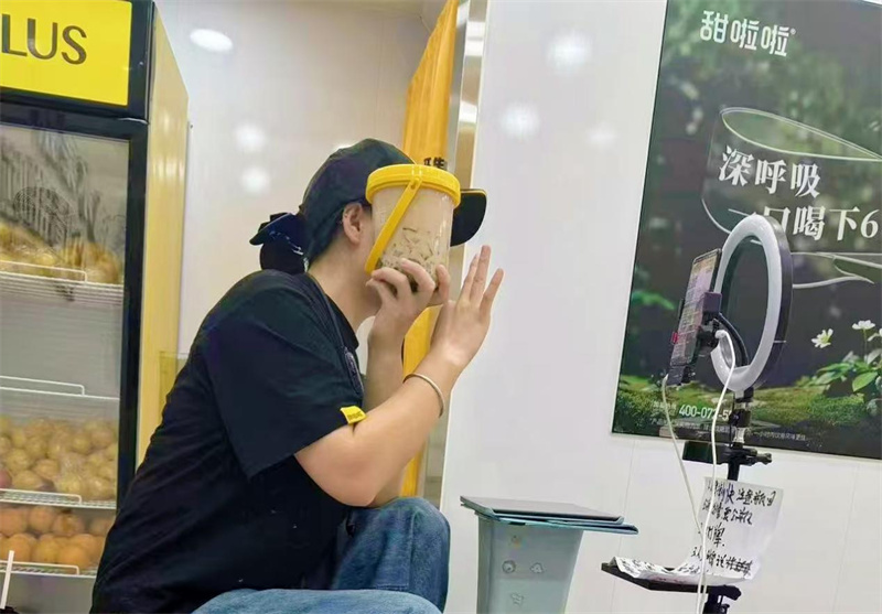 从抖音小白到直播达人，甜啦啦95后加盟商的逆袭之路